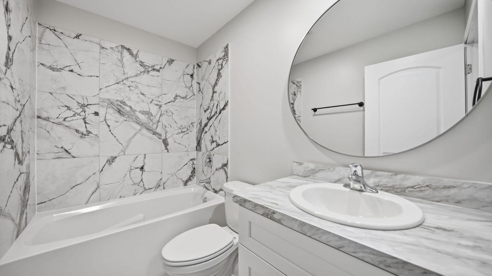 812 Western Avenue Property Photo 15