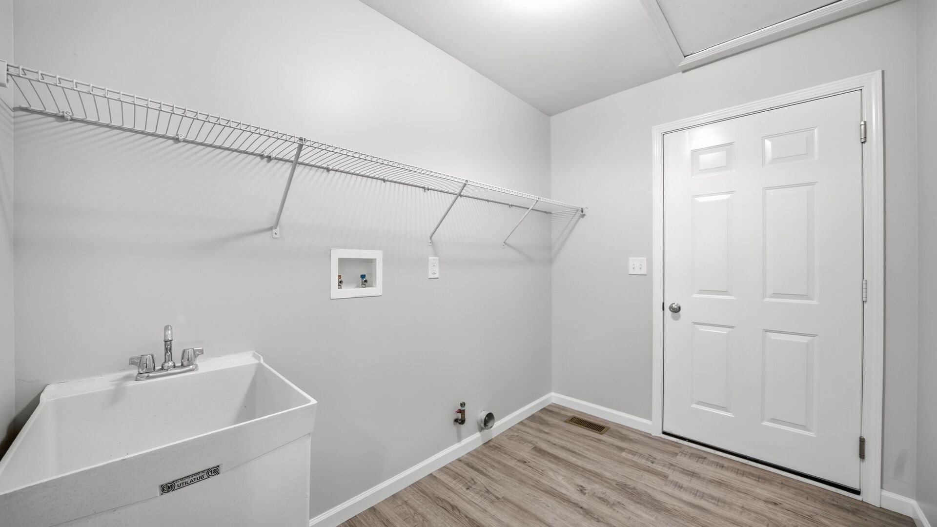 812 Western Avenue Property Photo 17