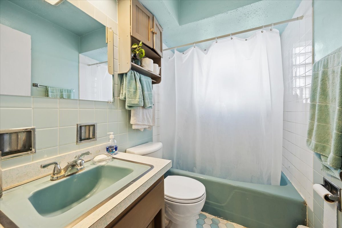 7408 W 58th Street Property Photo 10