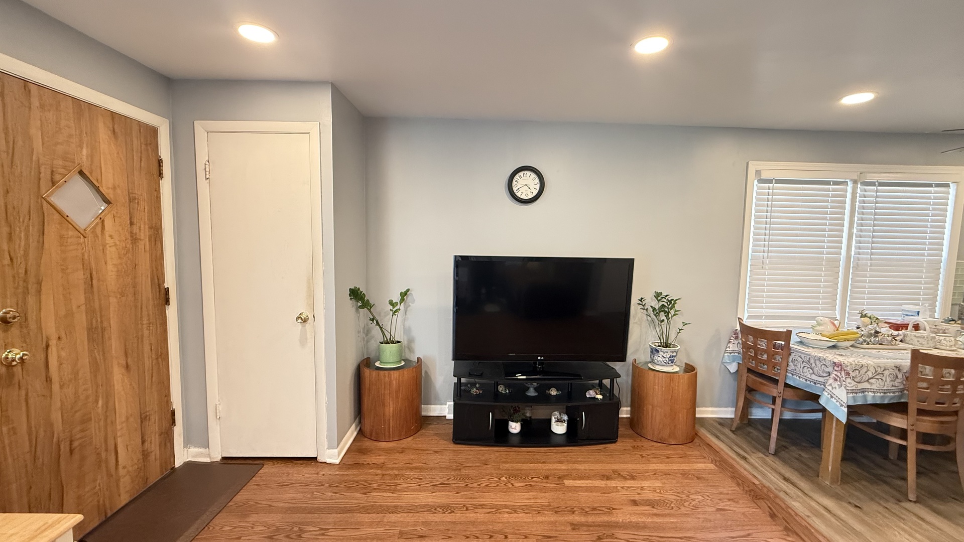 3717 W 51st Street Property Photo 5