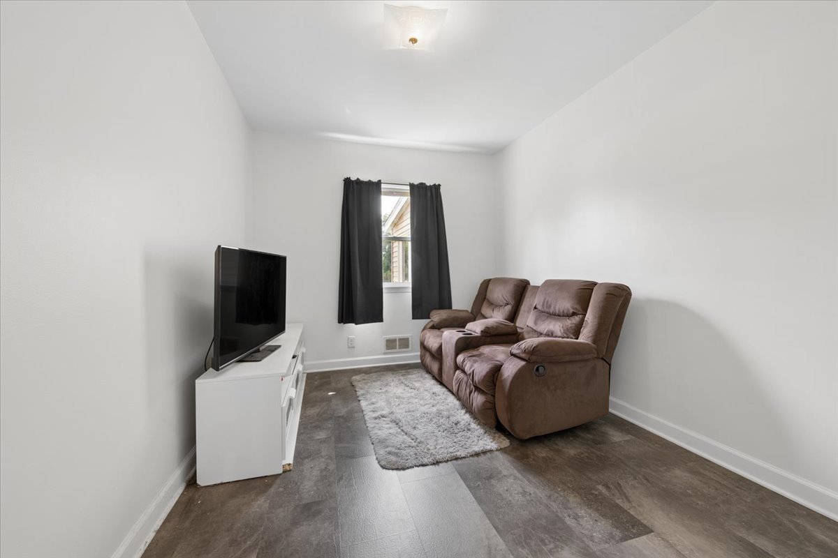 802 Vine Street Property Photo 11