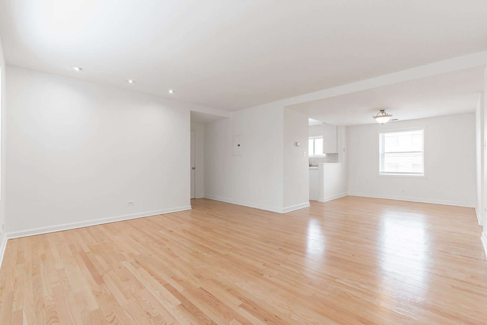 2914 W Berwyn Street 2 Property Photo 7