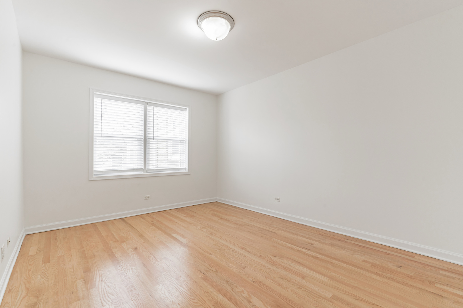 2914 W Berwyn Street 2 Property Photo 9