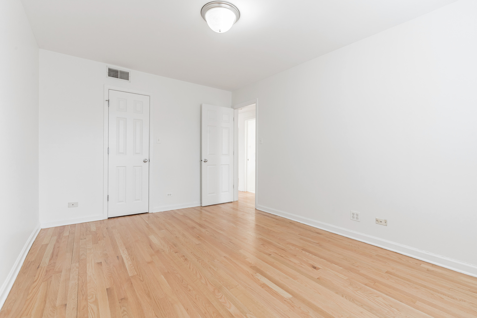 2914 W Berwyn Street 2 Property Photo 12