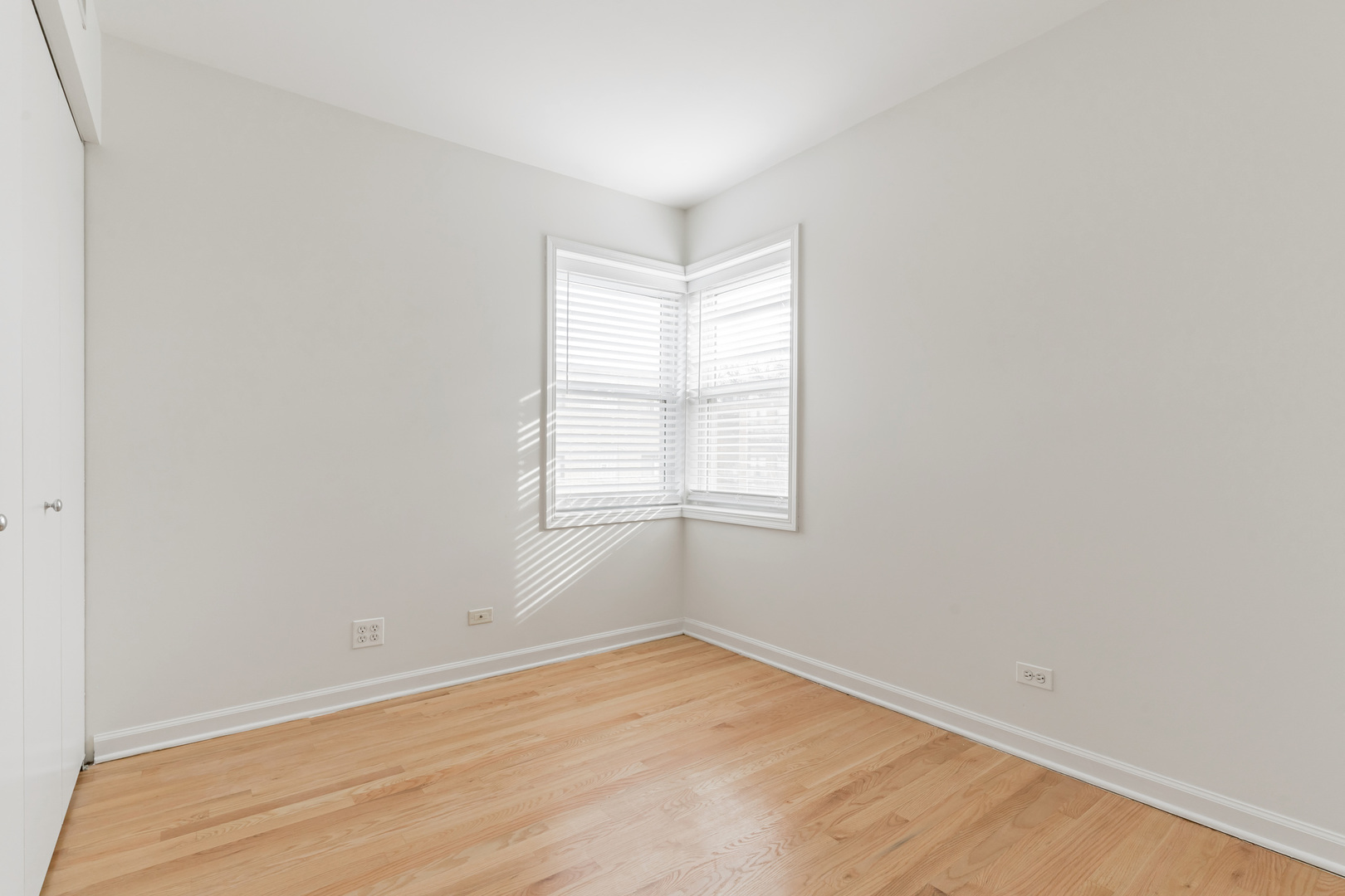 2914 W Berwyn Street 2 Property Photo 13
