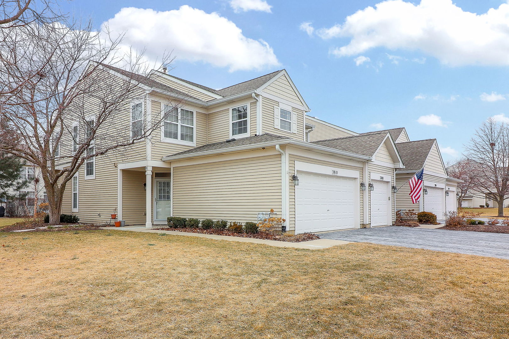 2810 White Thorn Circle Property Photo 1