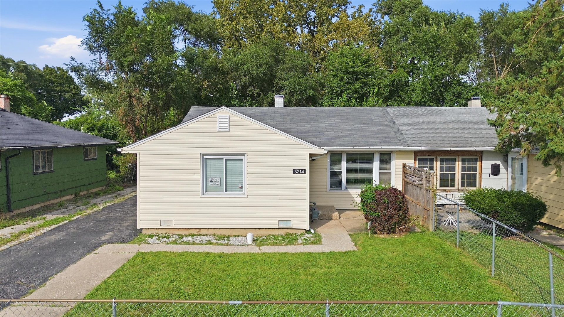 3214 Mcbreen Avenue Property Photo 2