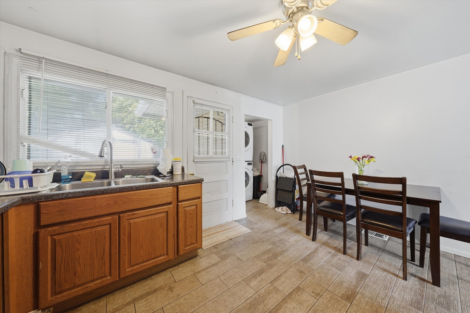 3214 Mcbreen Avenue Property Photo 5