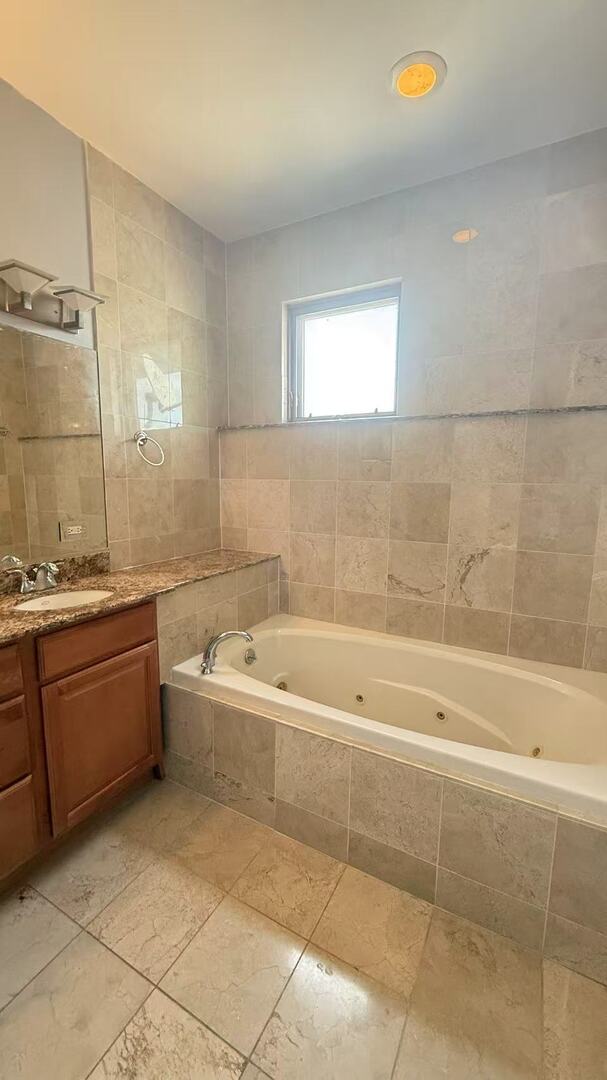 4002 S Western Avenue 3 Property Photo 24