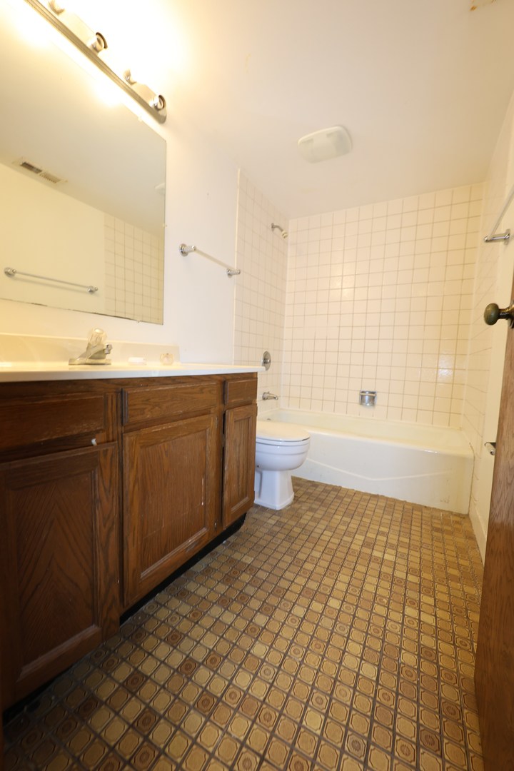 9900 Treetop Drive 2e Property Photo 14