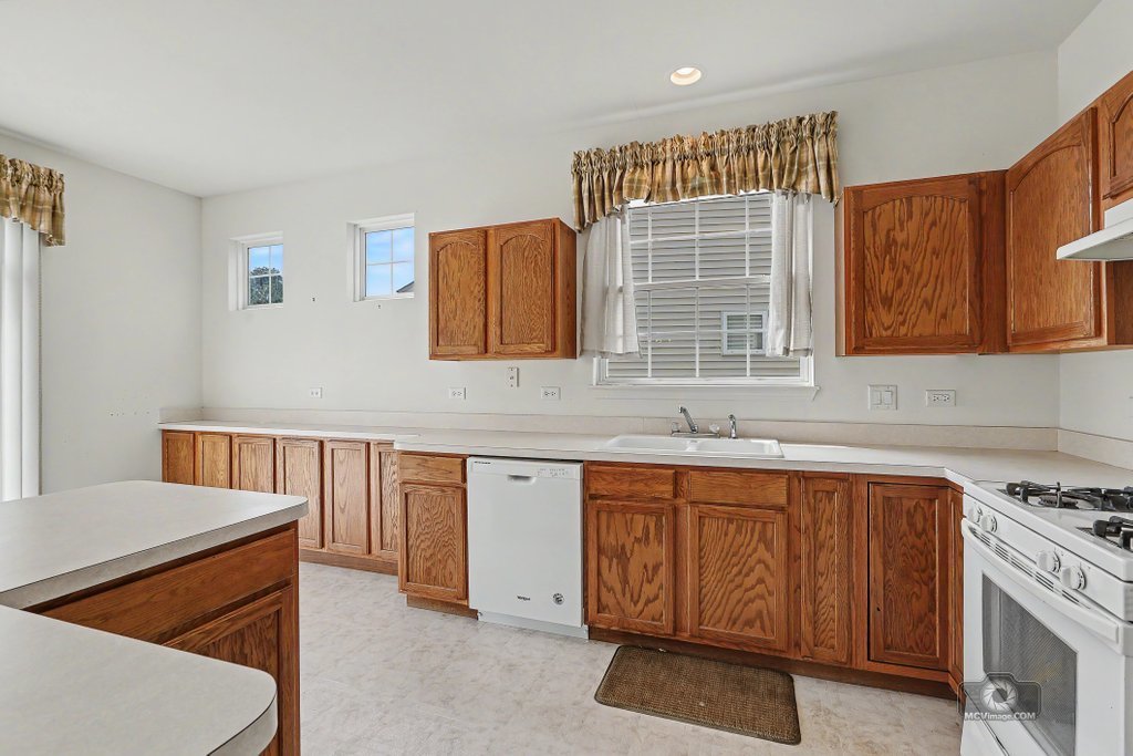21331 Windsor Lake Lane Property Photo 9
