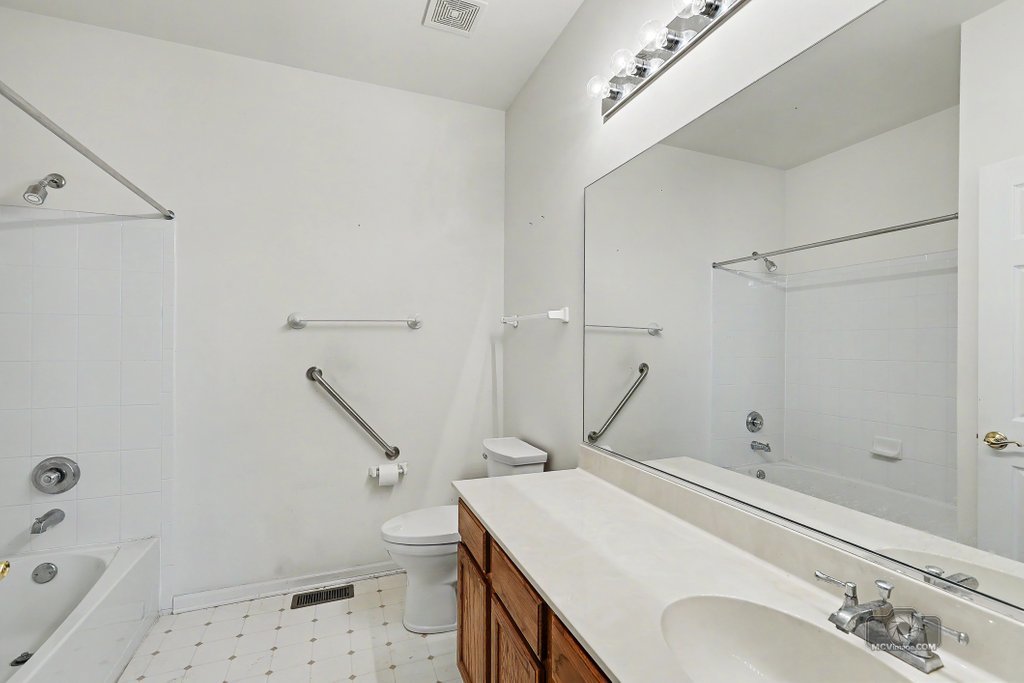 21331 Windsor Lake Lane Property Photo 13