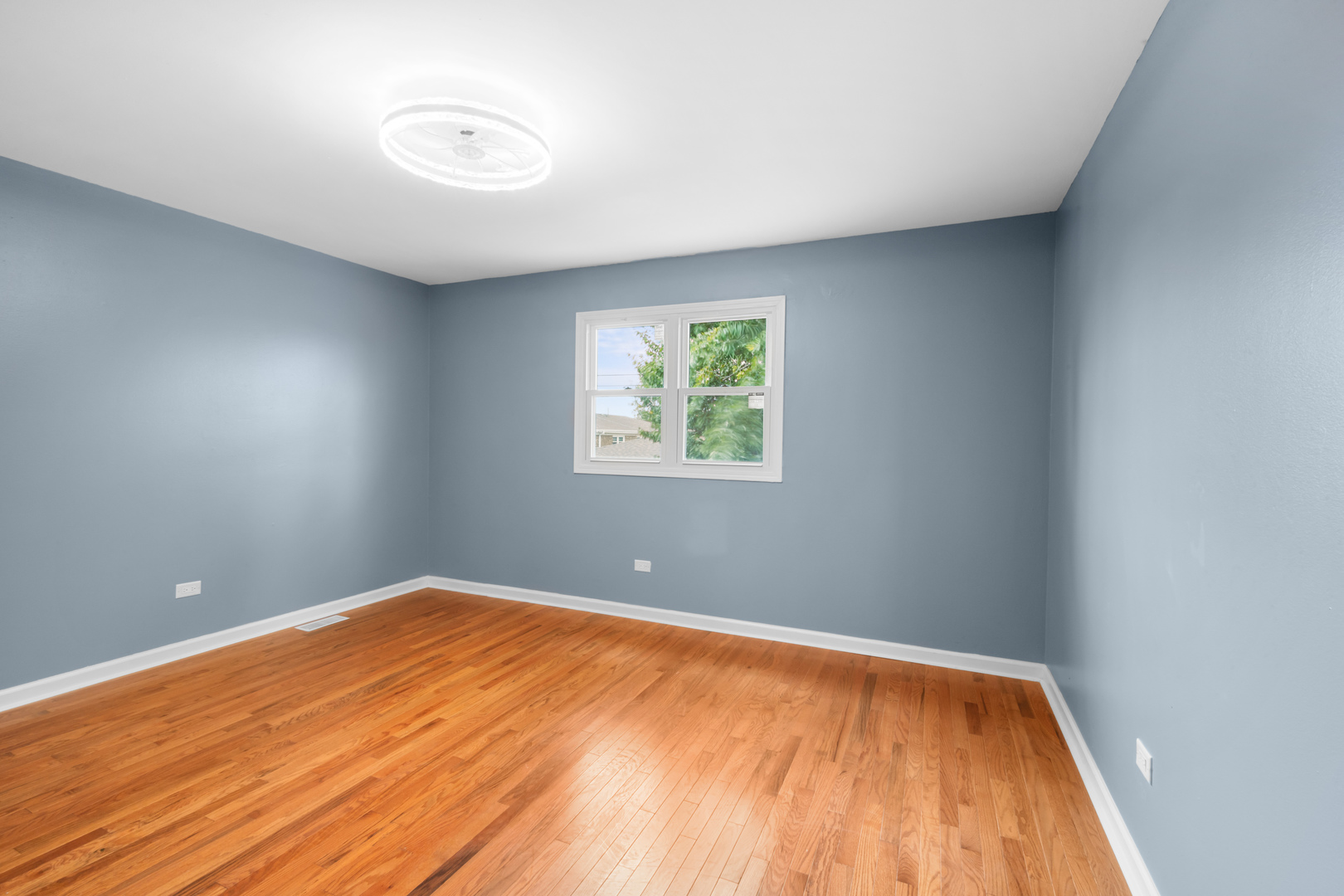 12750280 Property Photo 13