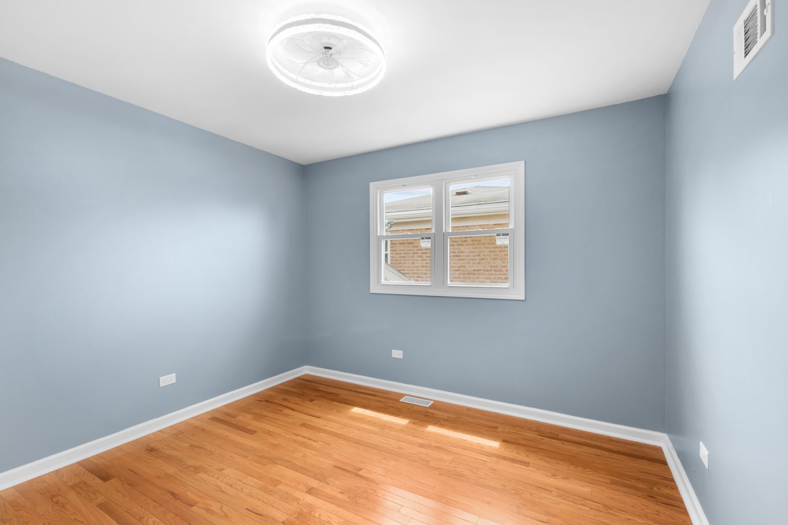 12750280 Property Photo 14