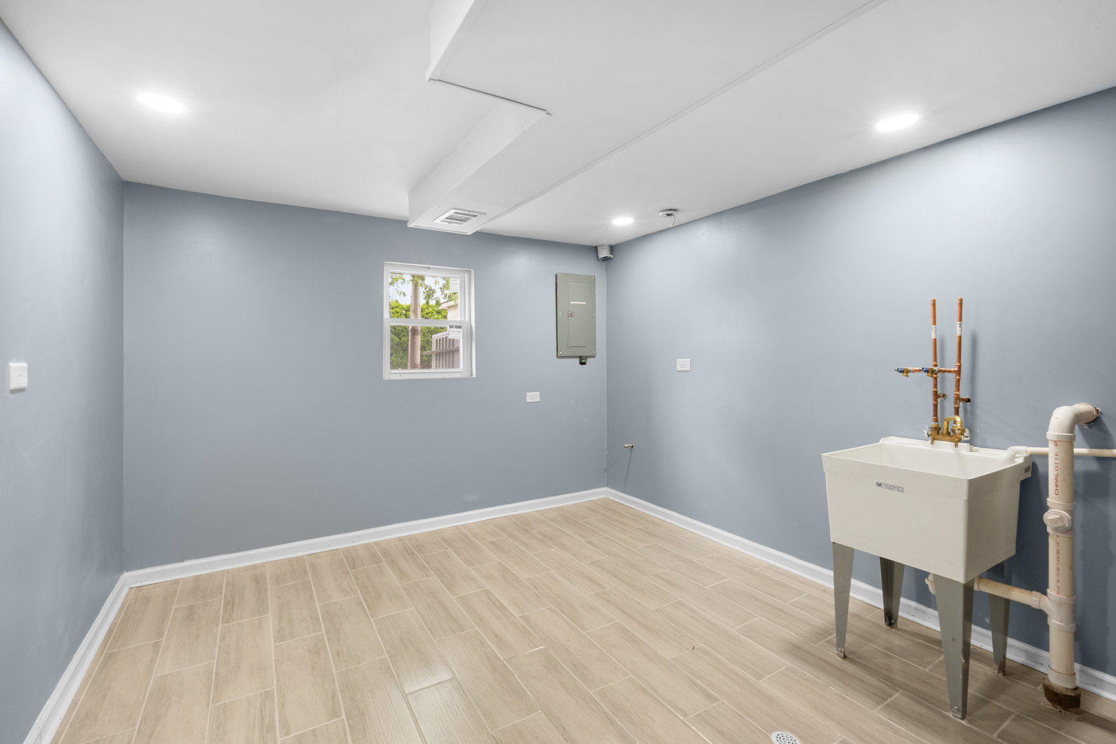 12750280 Property Photo 23