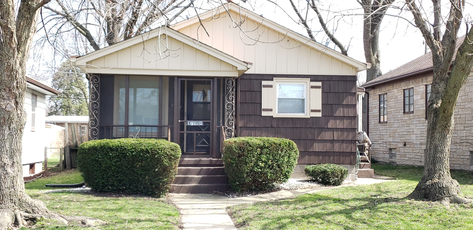 17919 Glen Oak Avenue Property Photo 1