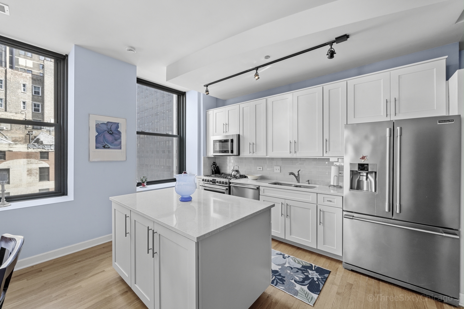 208 W Washington Street 1210 Property Photo 15