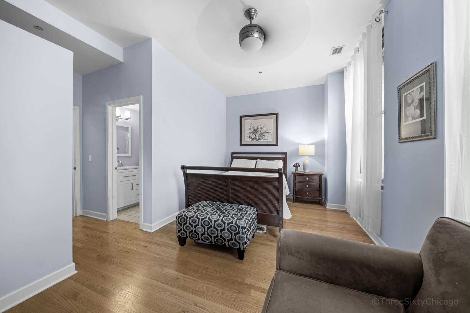 208 W Washington Street 1210 Property Photo 17