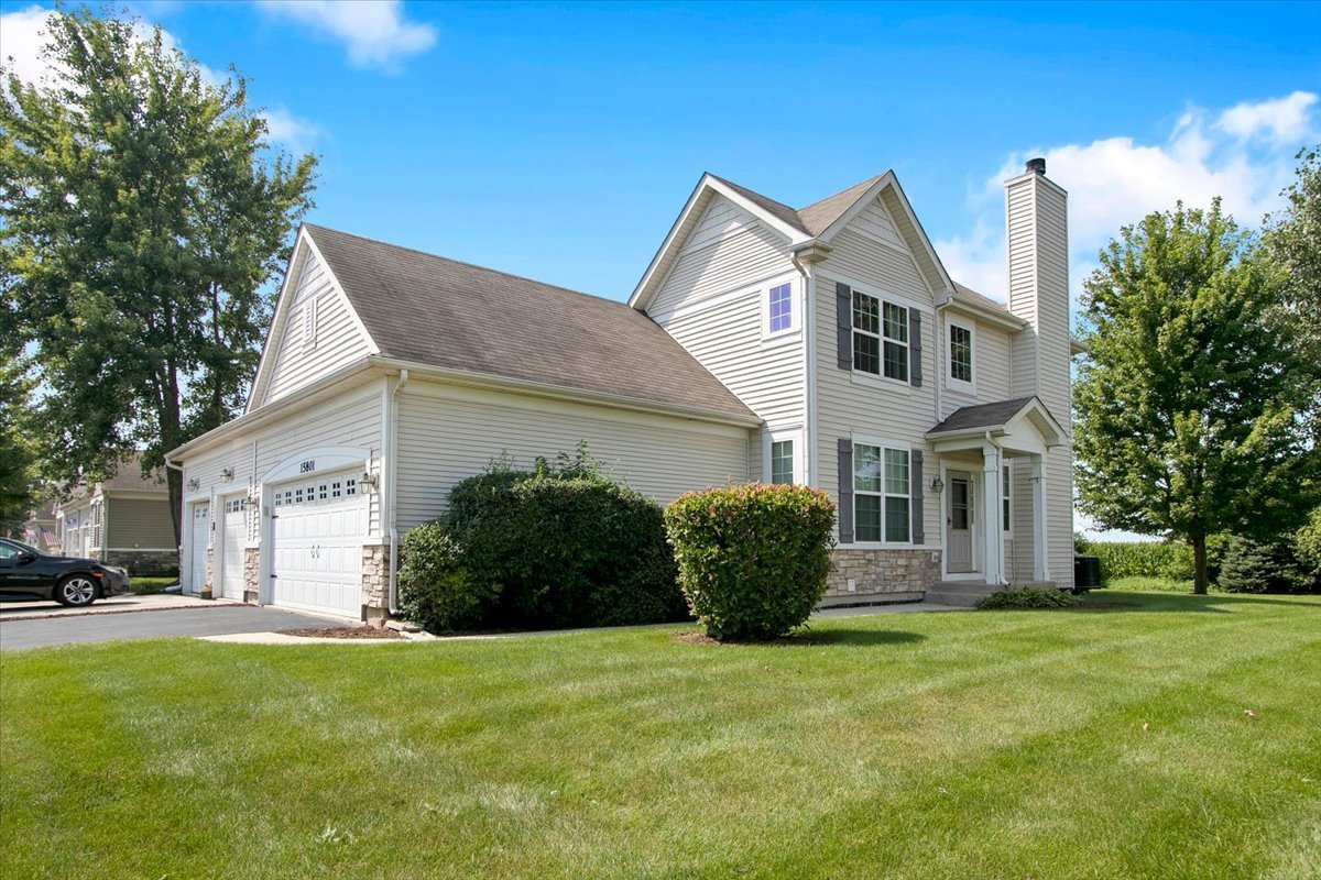 15801 Cove Circle Property Photo 3