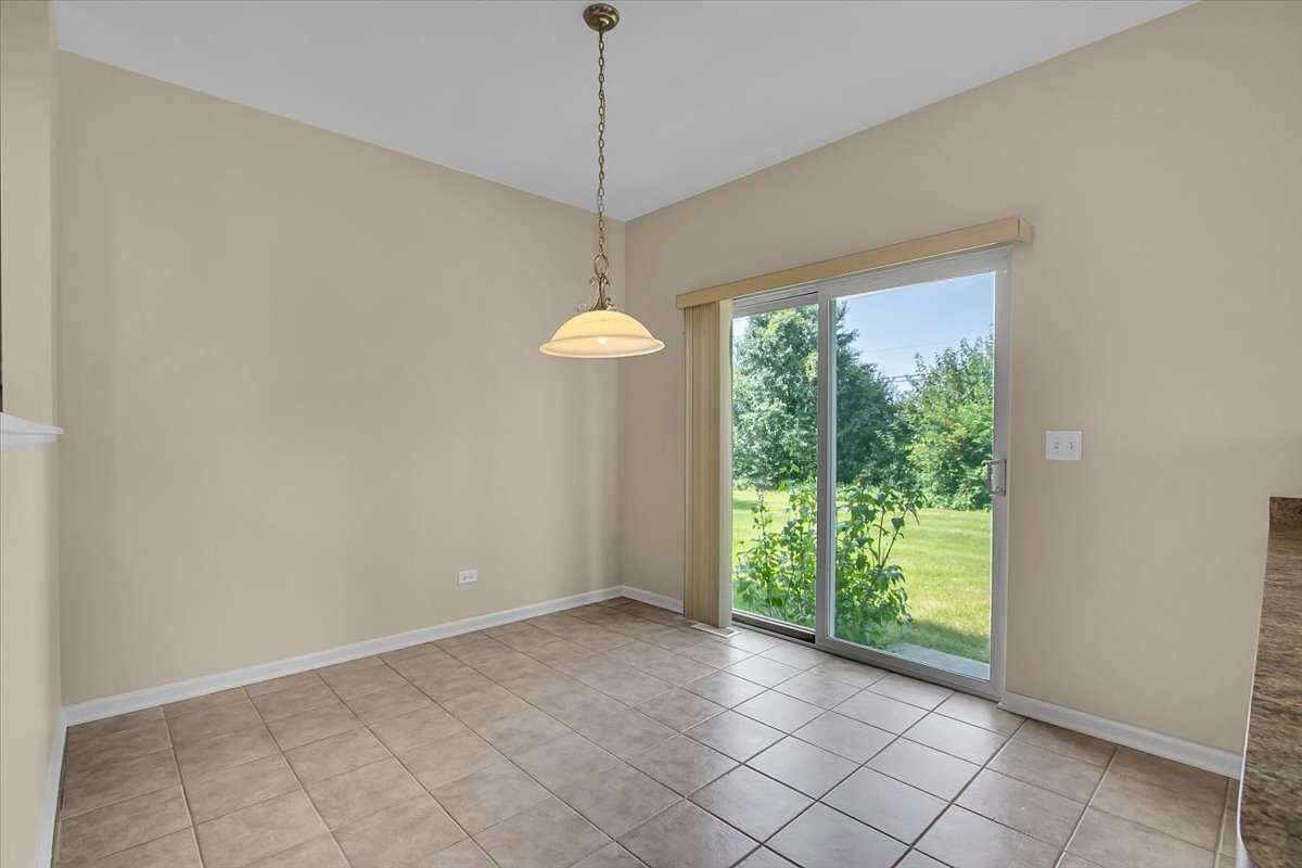 15801 Cove Circle Property Photo 7