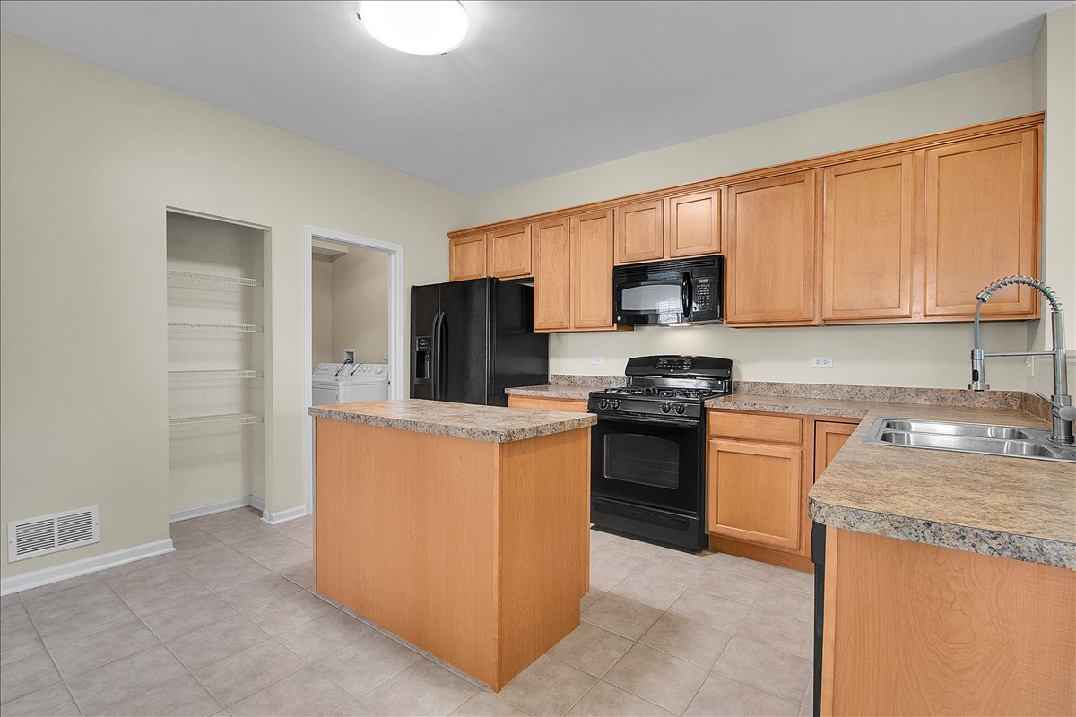 15801 Cove Circle Property Photo 11
