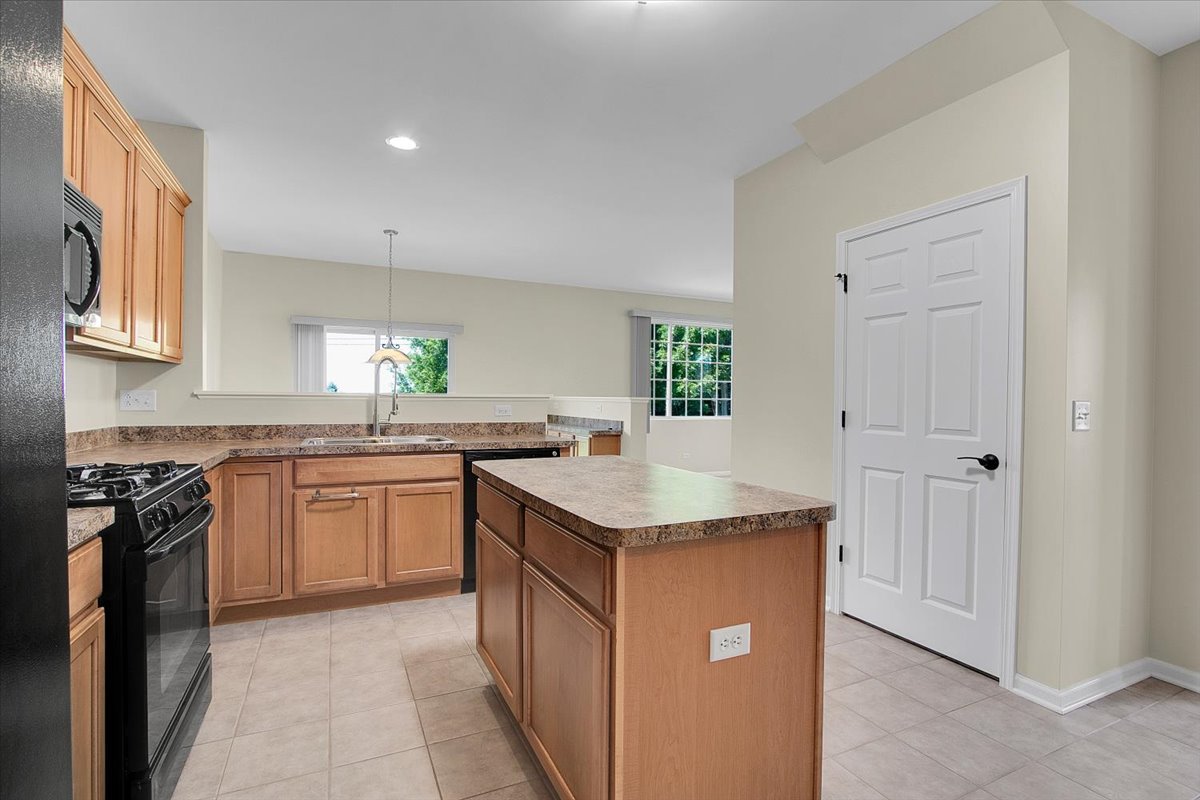 15801 Cove Circle Property Photo 13