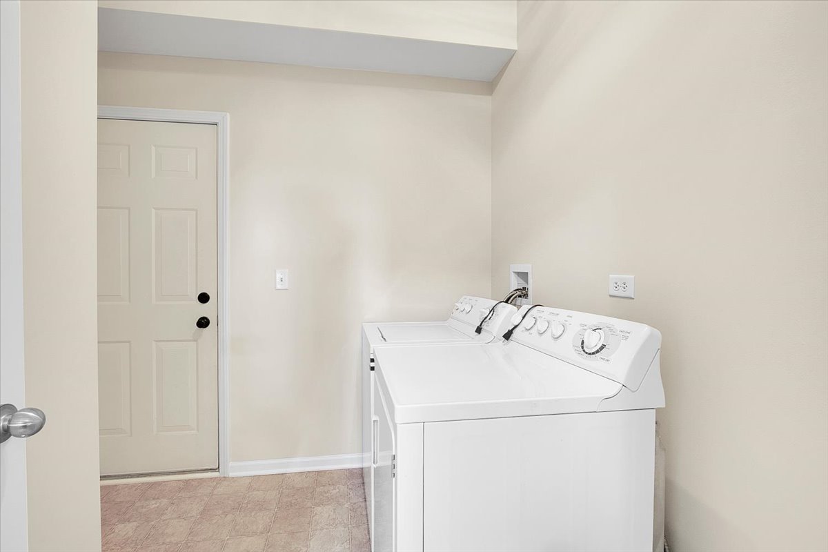15801 Cove Circle Property Photo 14