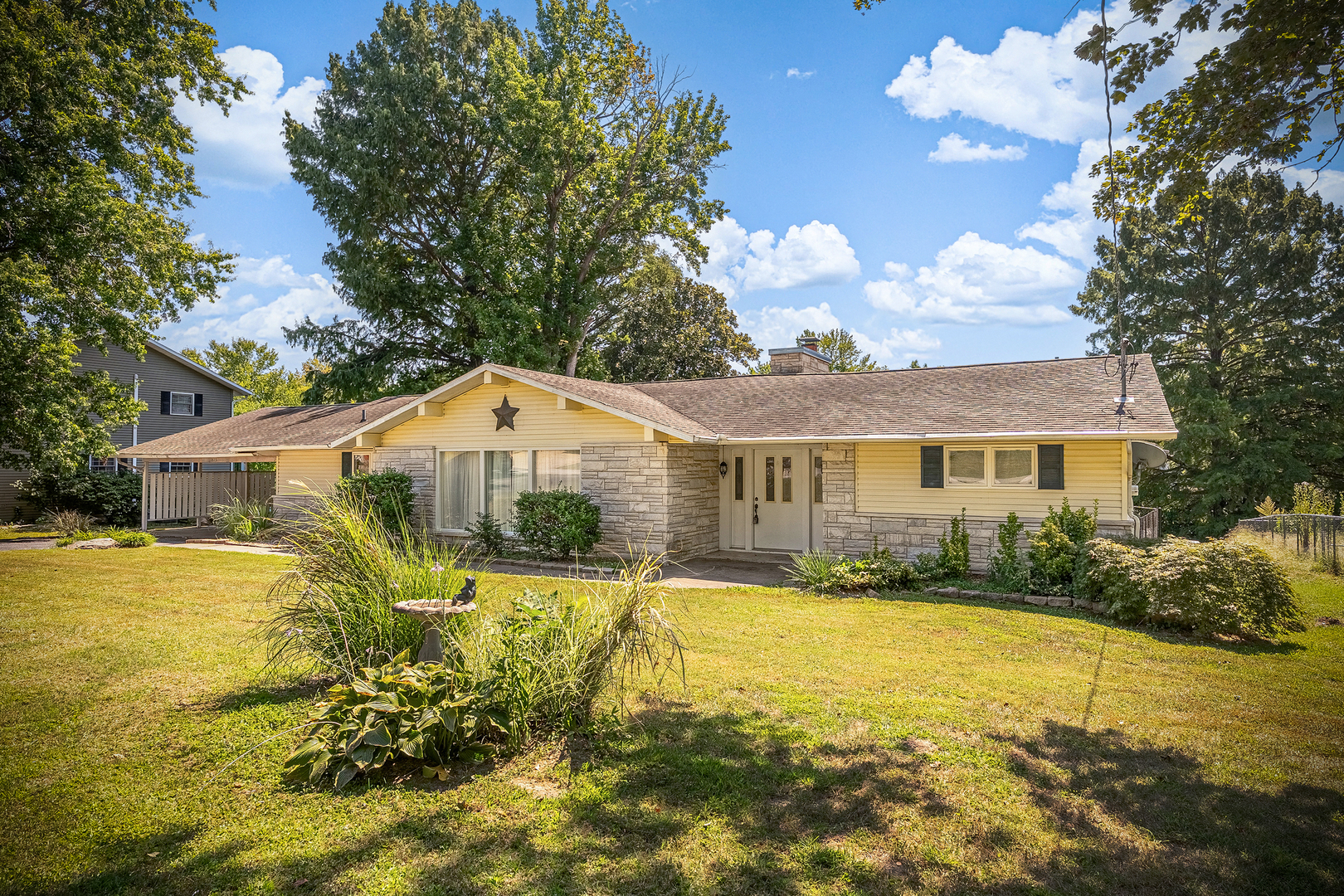 1613 Tina Drive Property Photo 2