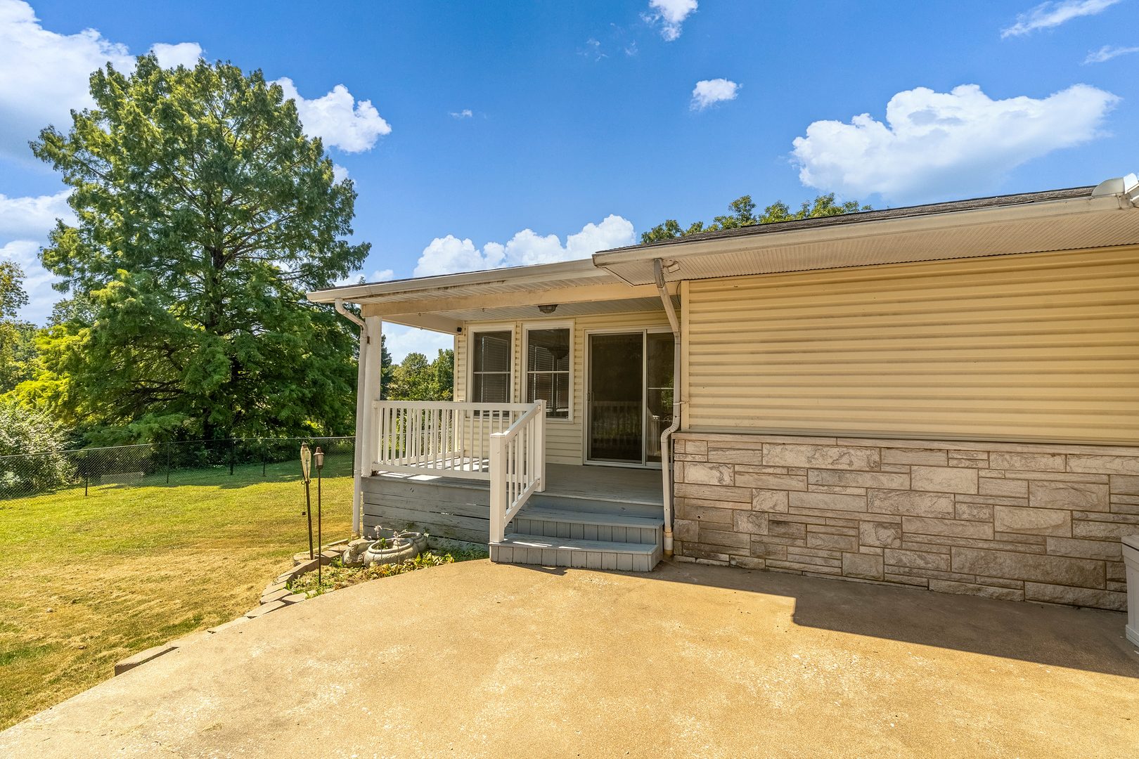 1613 Tina Drive Property Photo 32