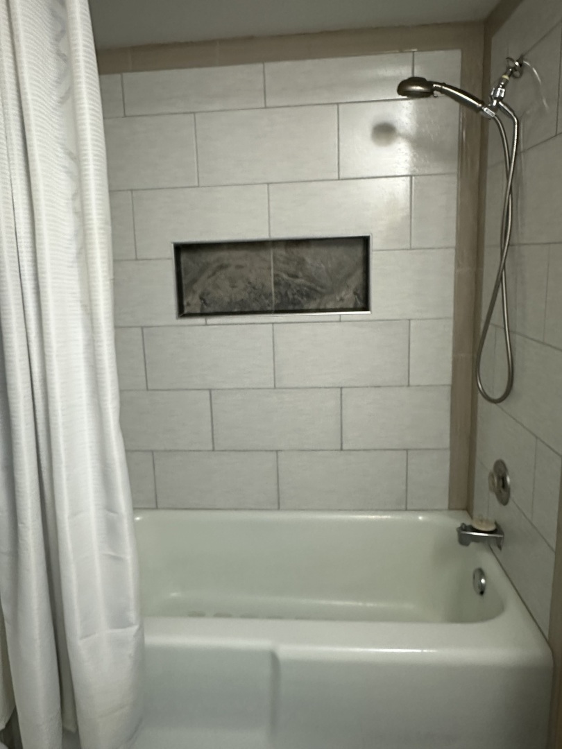 1033 Busse Highway 2a Property Photo 16