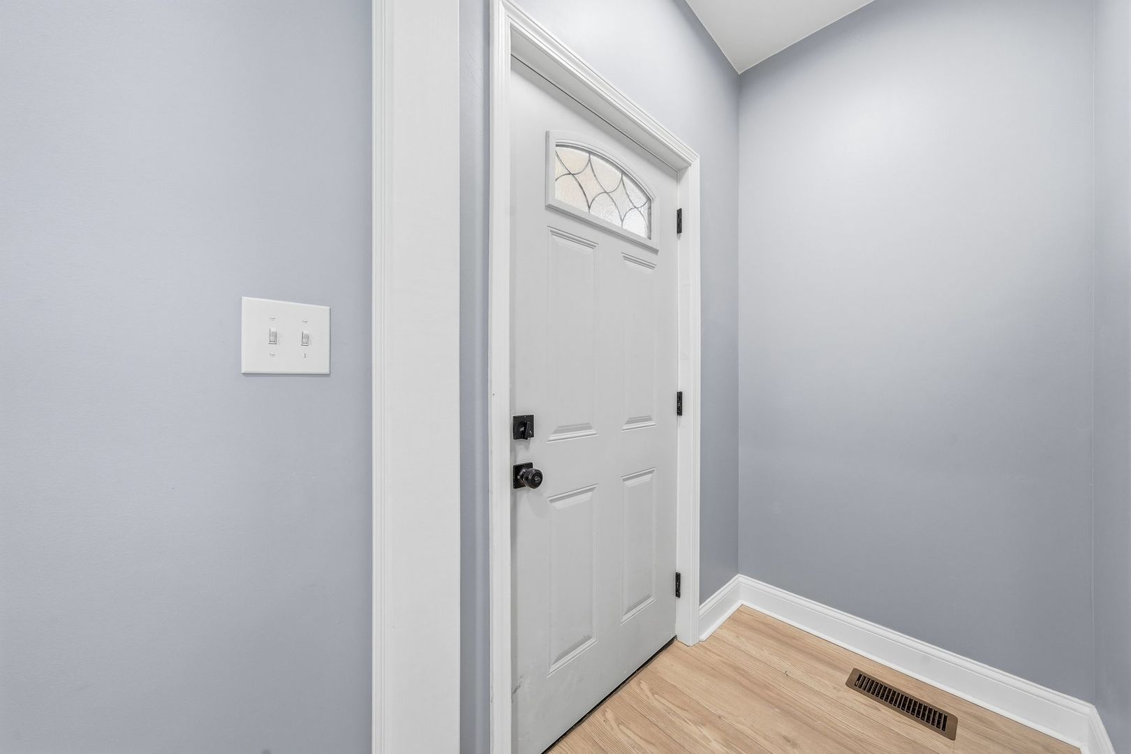 1118 Thomas Avenue Property Photo 3