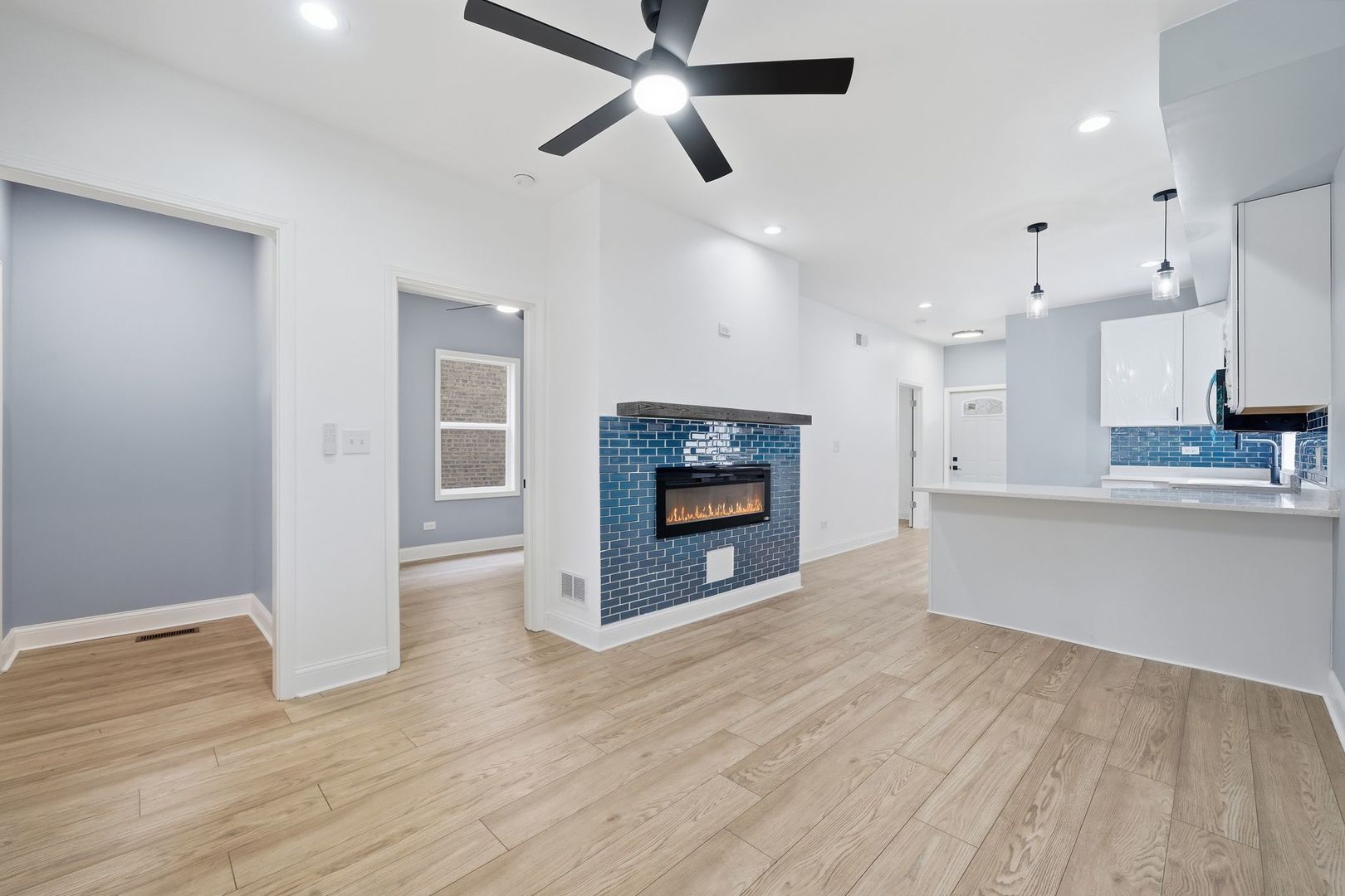 1118 Thomas Avenue Property Photo 4