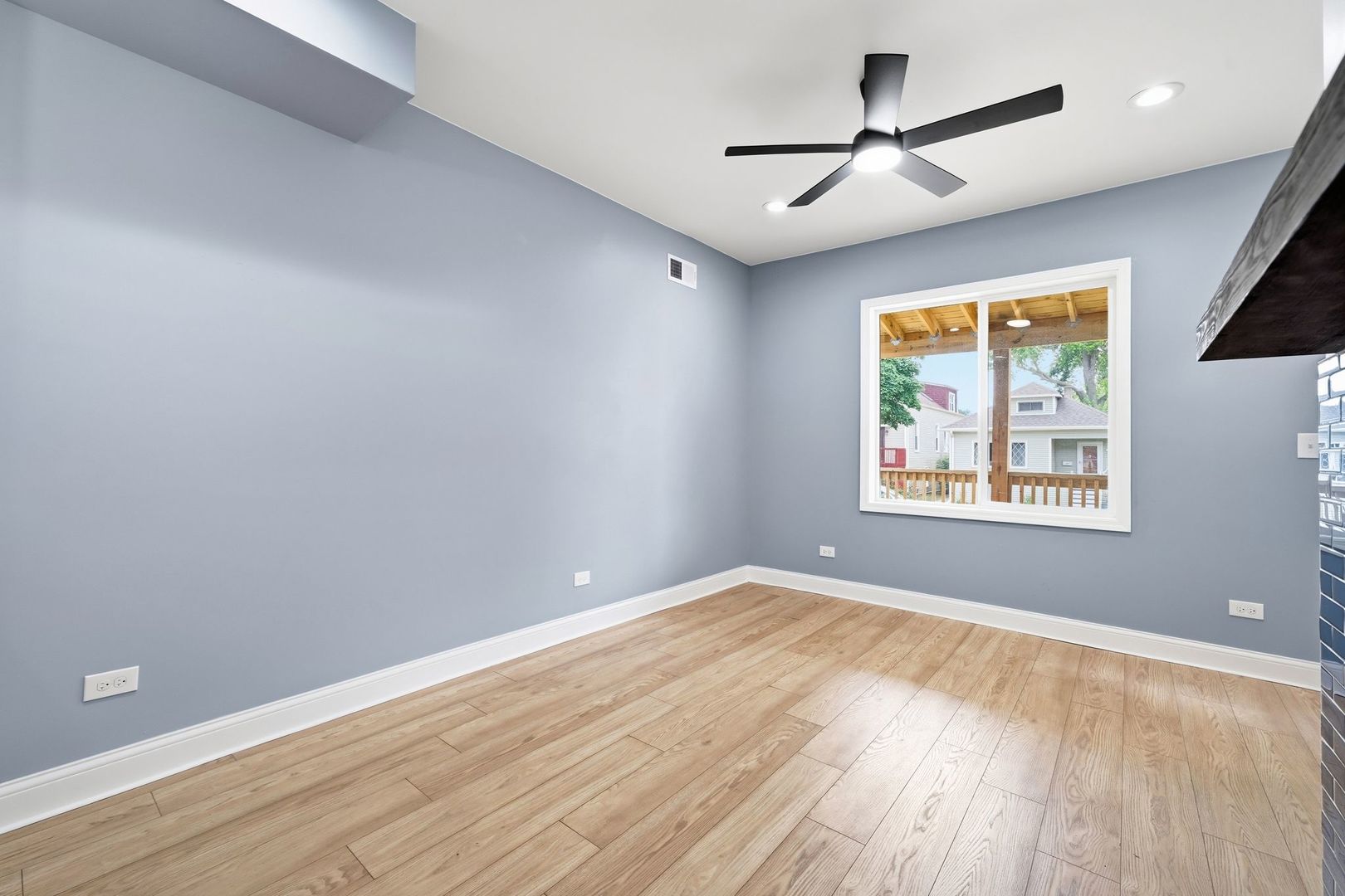 1118 Thomas Avenue Property Photo 5