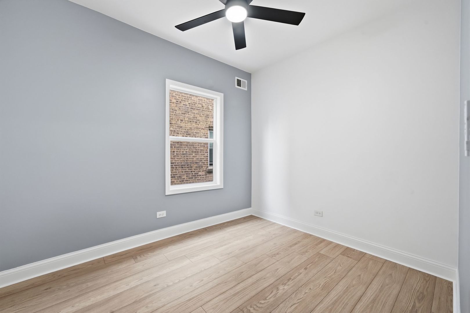 1118 Thomas Avenue Property Photo 7