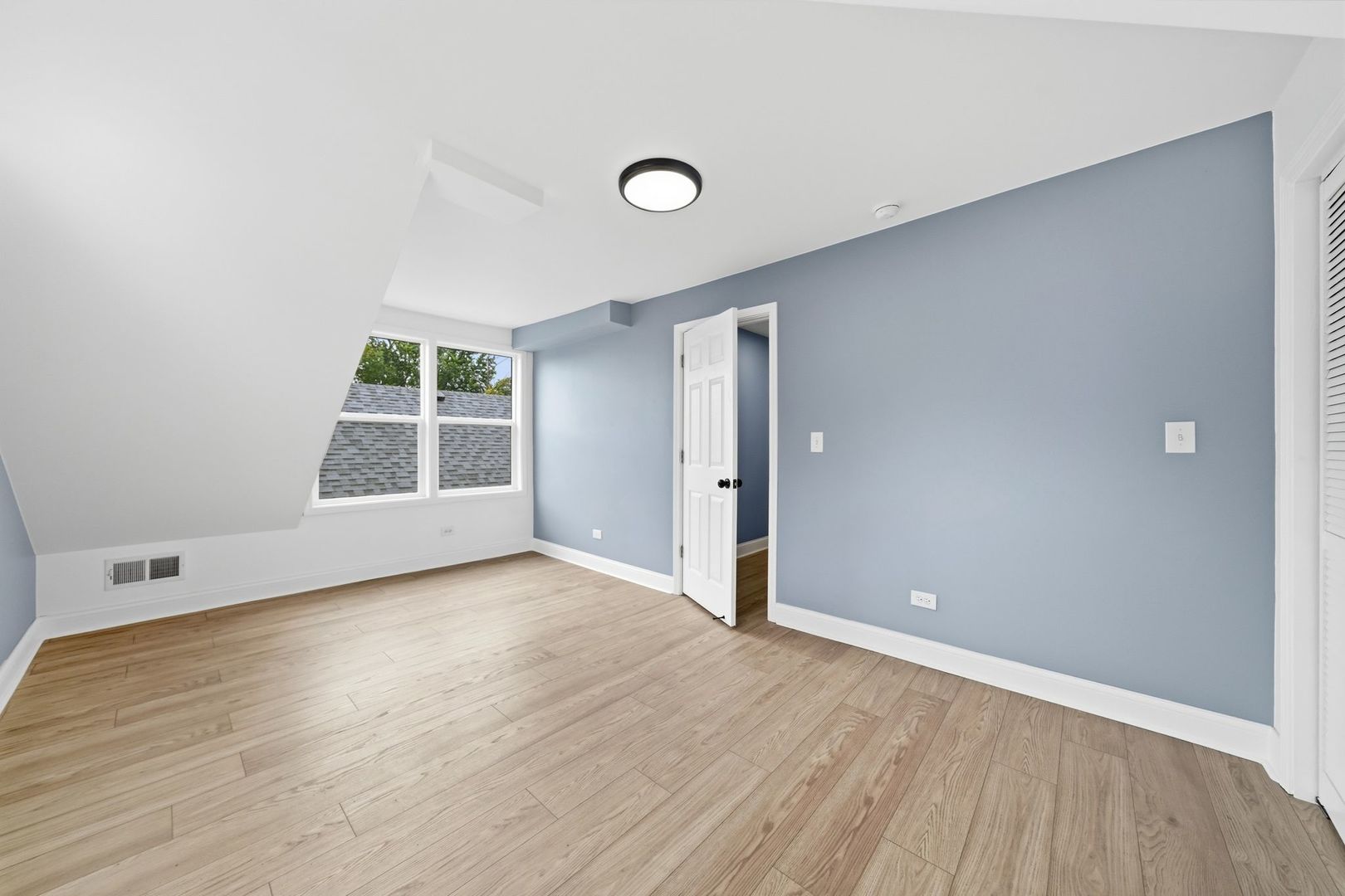 1118 Thomas Avenue Property Photo 17