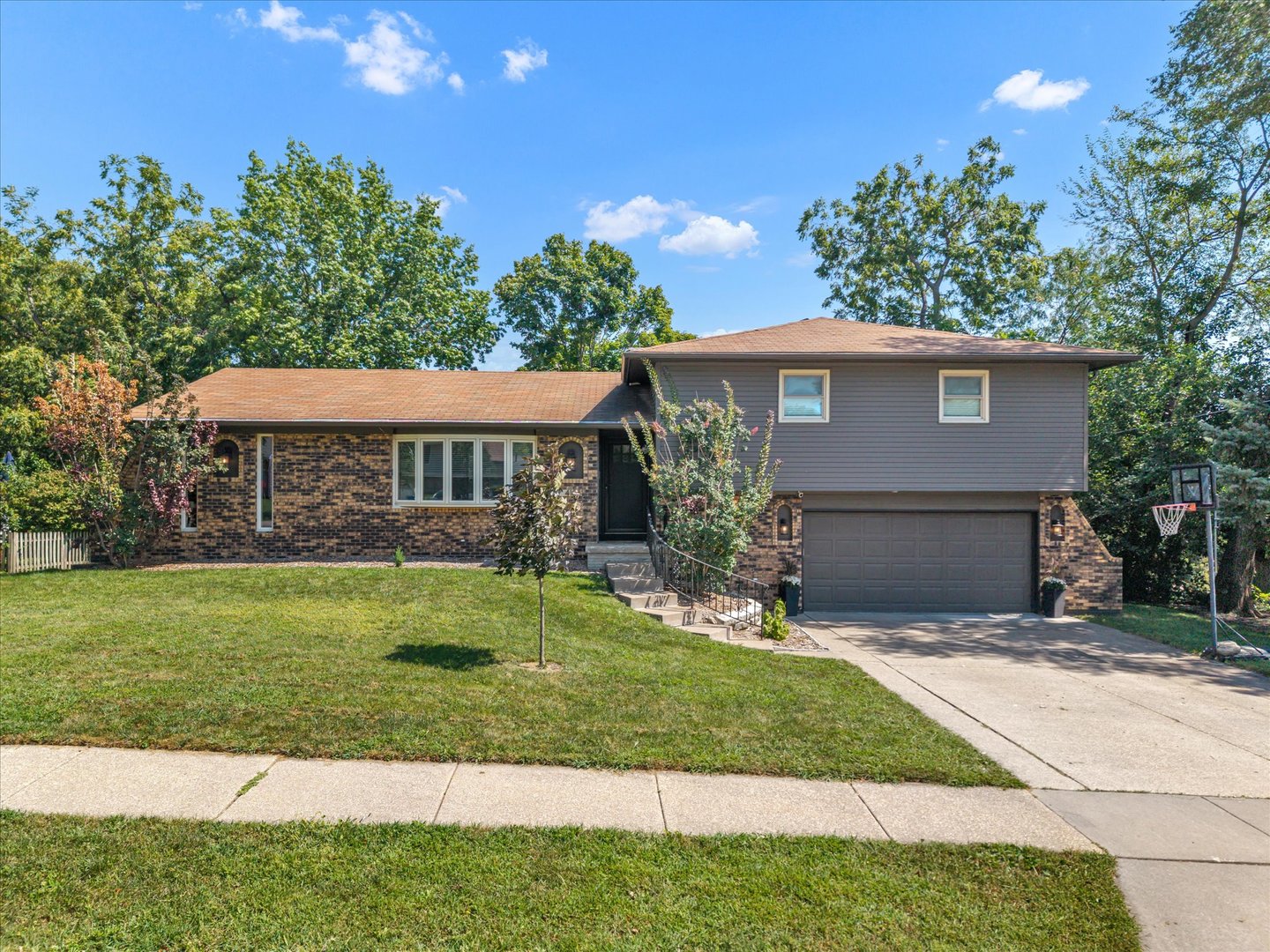 4105 Rolling Hills Drive Property Photo 1