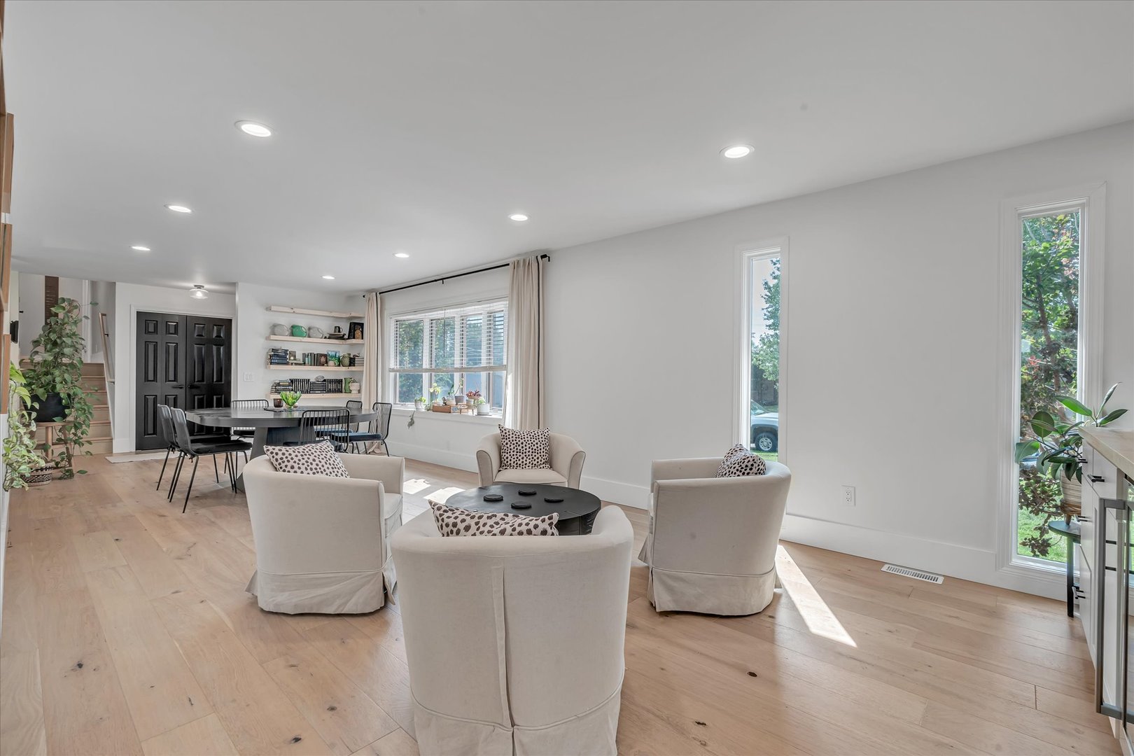 4105 Rolling Hills Drive Property Photo 5