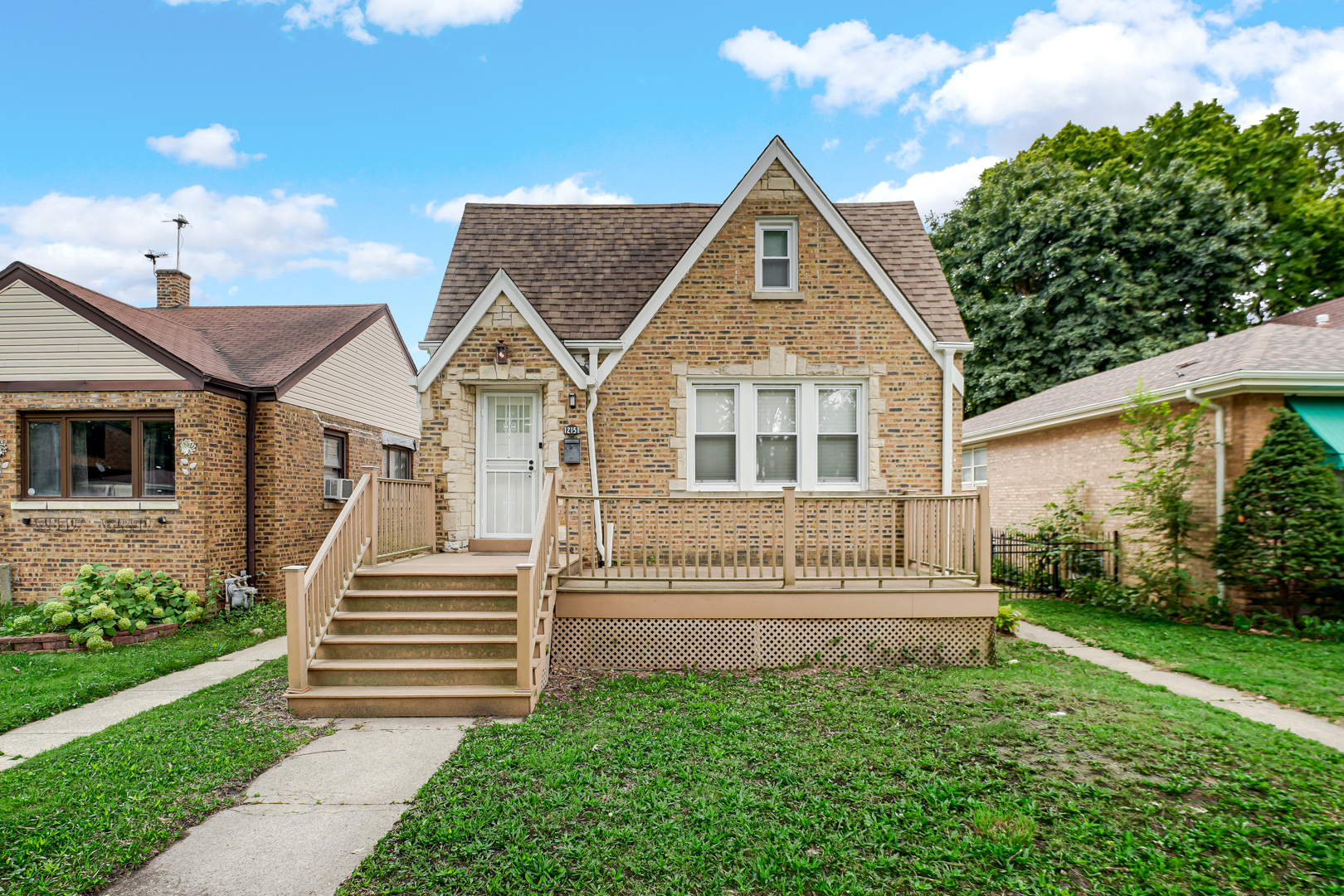 12151 Greenwood Avenue Property Photo 1