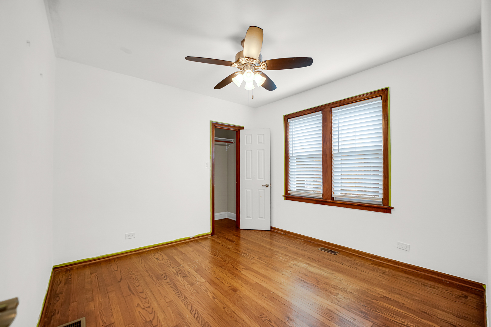 12151 Greenwood Avenue Property Photo 6