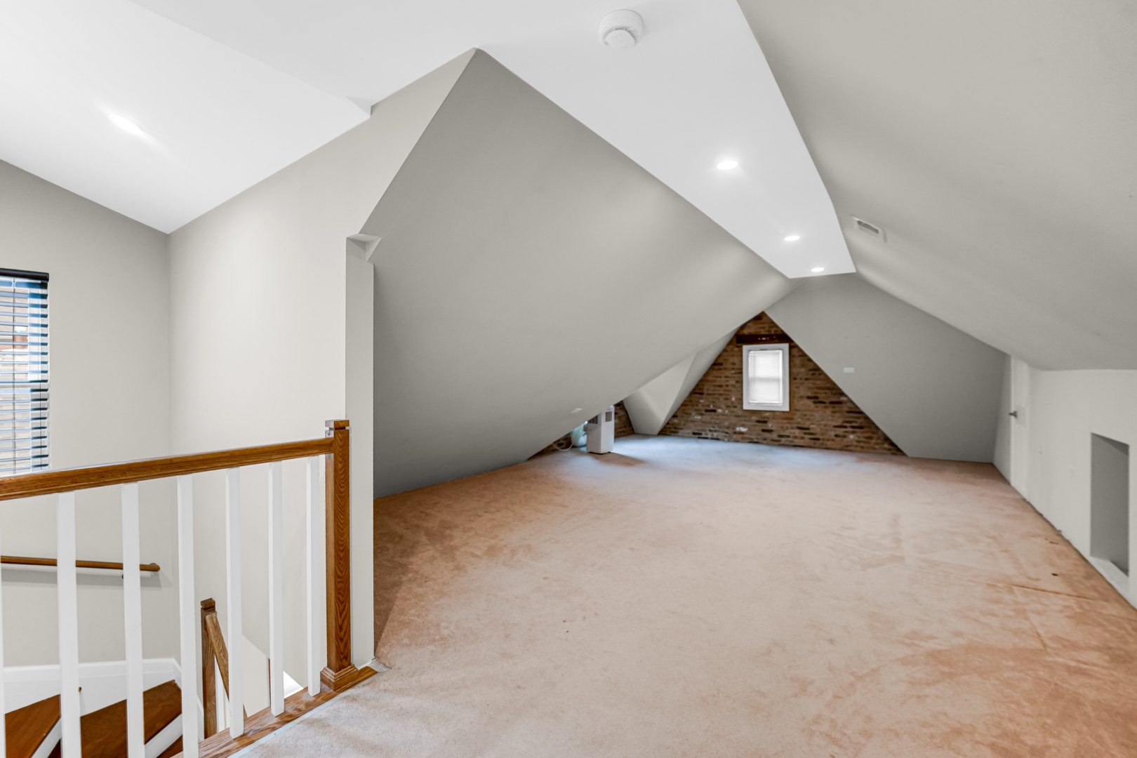 12151 Greenwood Avenue Property Photo 12