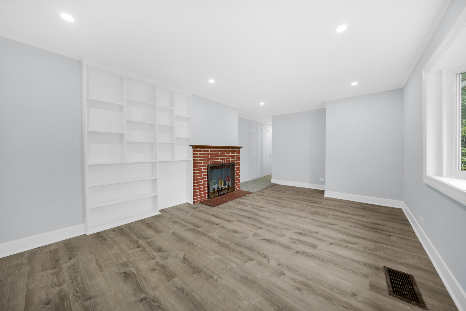 357 Indianwood Boulevard Property Photo 3