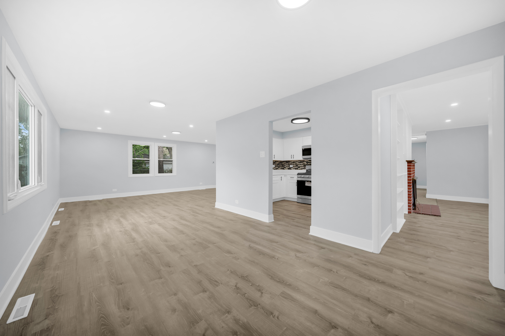 357 Indianwood Boulevard Property Photo 6