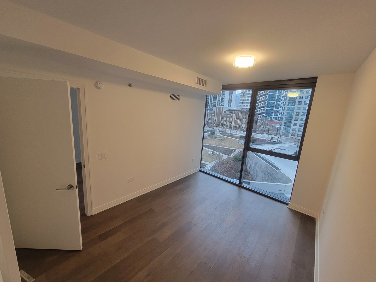 211 N Harbor Drive 307 Property Photo 5
