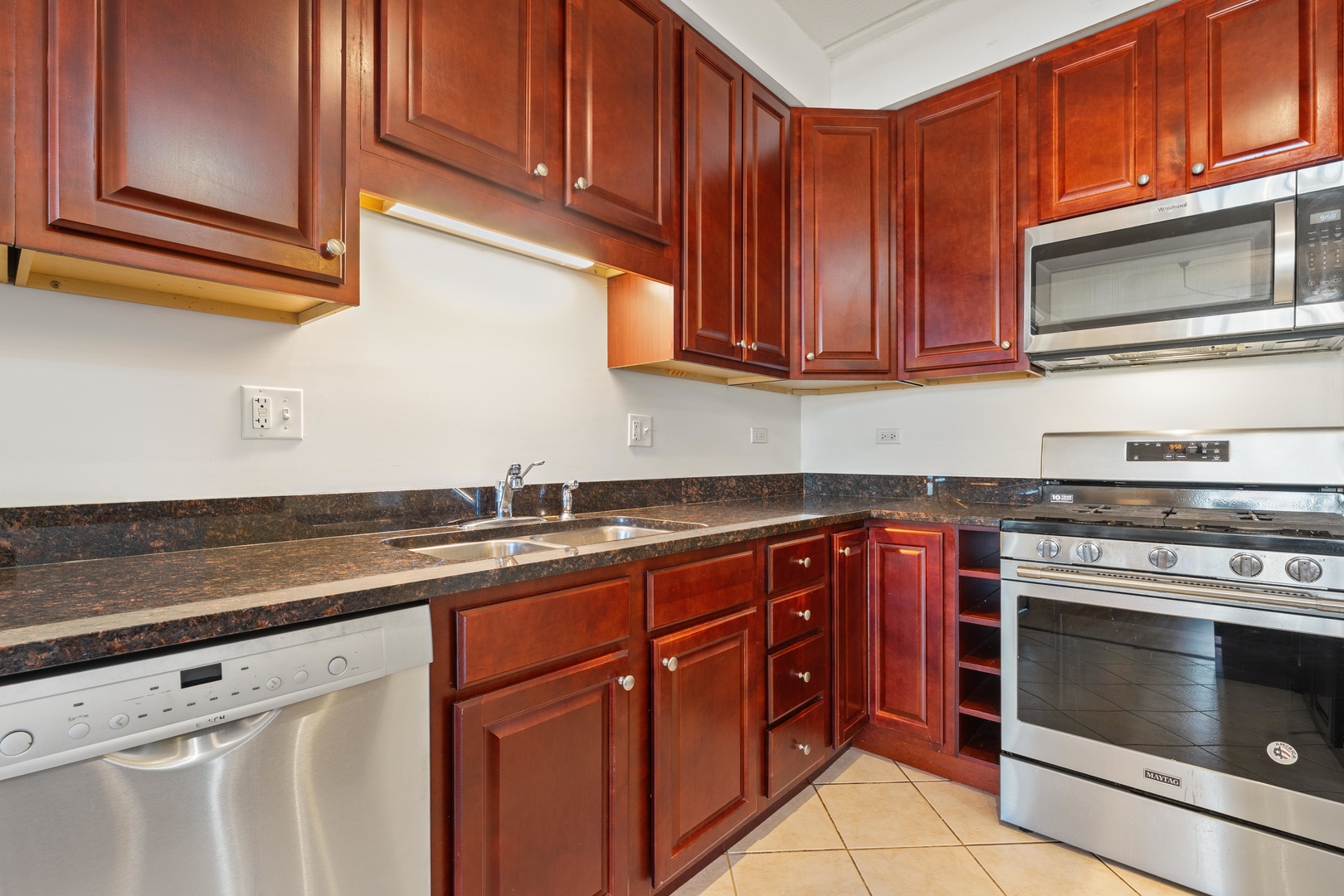 4330 N Neva Avenue 305 Property Photo 6