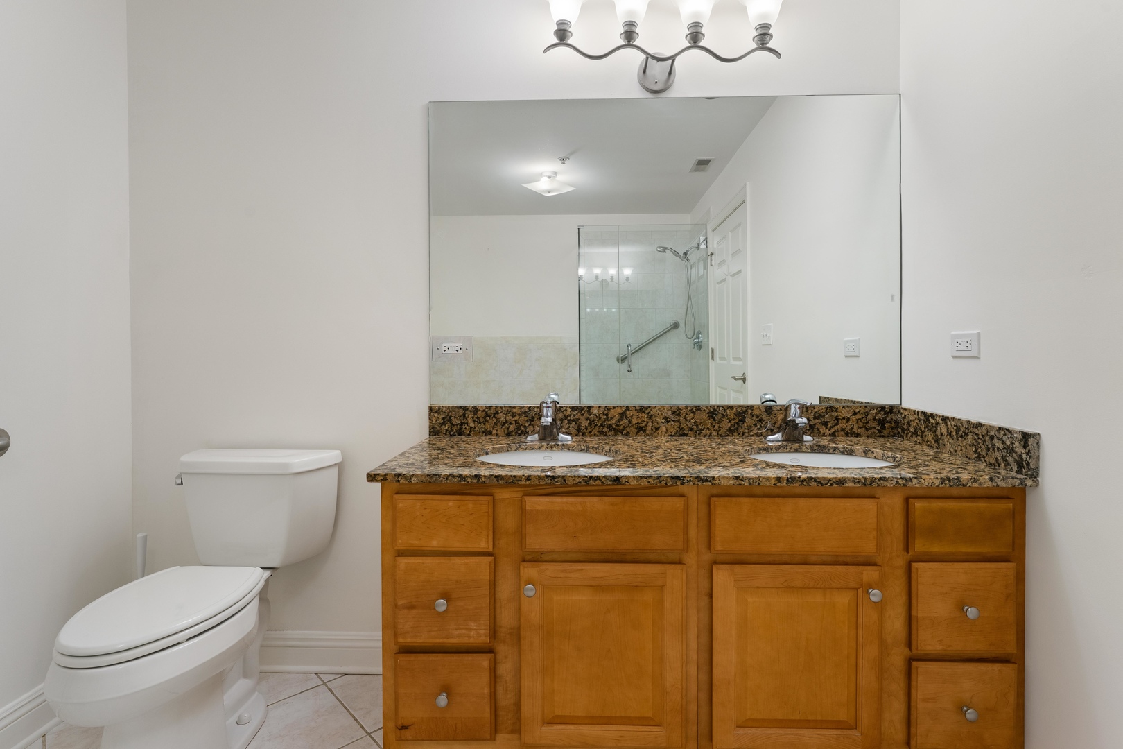4330 N Neva Avenue 305 Property Photo 9
