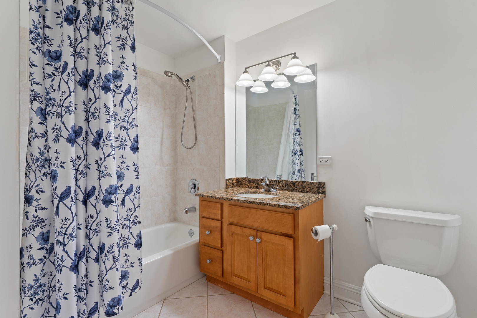 4330 N Neva Avenue 305 Property Photo 12
