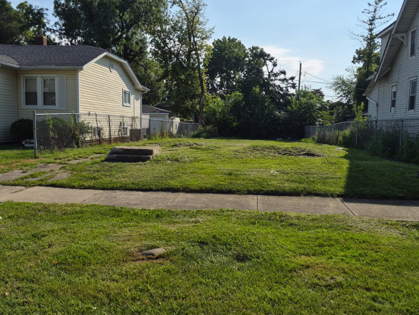 1923 S 18th Avenue Property Photo 1