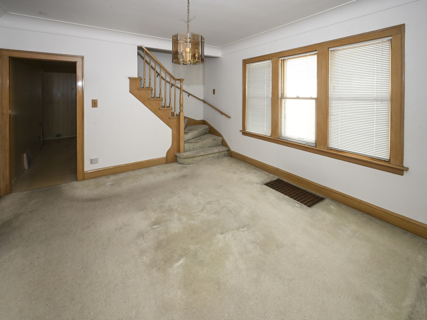 2128 N 72nd Court Property Photo 4