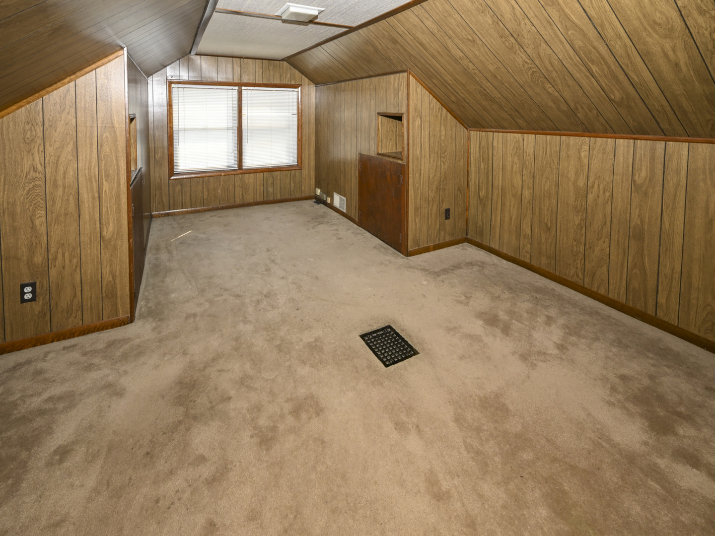 2128 N 72nd Court Property Photo 14
