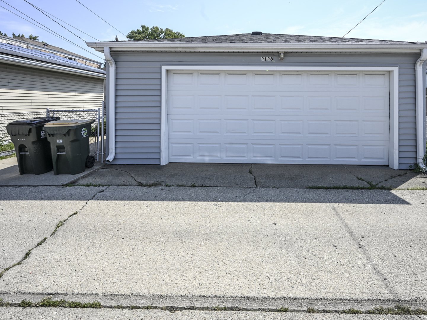 2128 N 72nd Court Property Photo 33